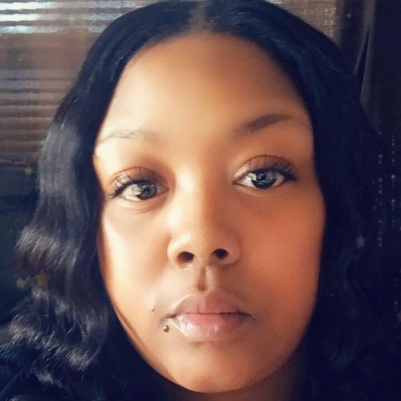 Meet your Posher, Latina - Picture 1 of 1